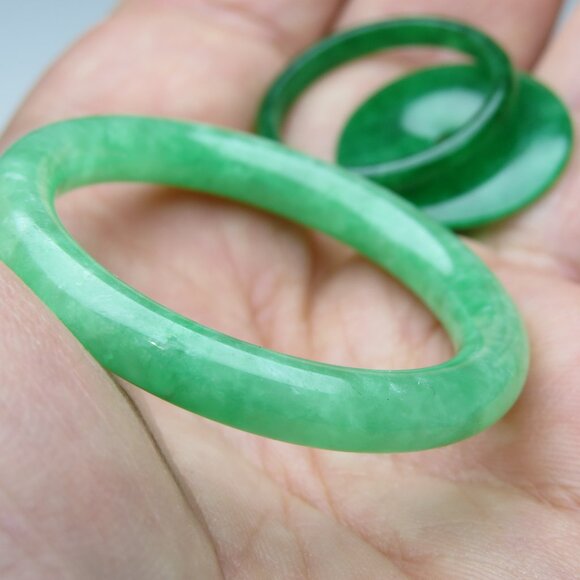 "Natural Baby Jade bangle + FREE Jade Ring & Jade Donut 33mm" - Picture 1 of 3
